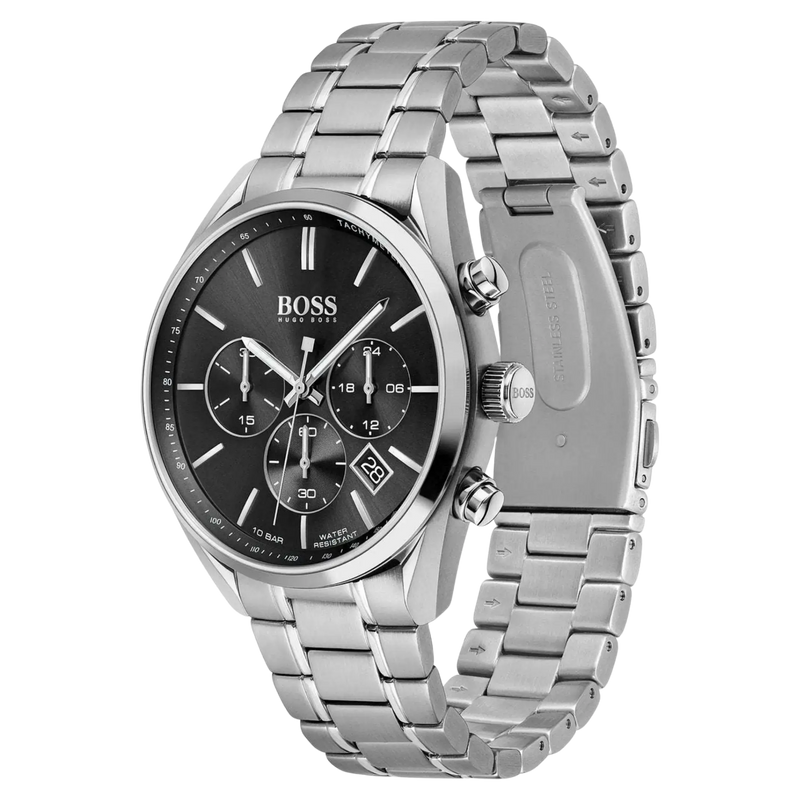 Schrägansicht der BOSS Chronograph Herrenuhr 1513871 mit Edelstahlgehäuse und Metallarmband