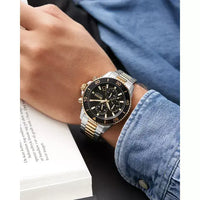 BOSS Admiral 1513908 Herrenchronograph – zweifarbige Edelstahlarmbanduhr am Handgelenk getragen
 - Bild 2