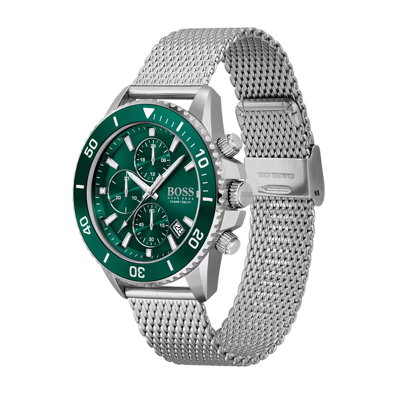 Hugo Boss Herrenuhr Chronograph Modell 1513905 in grüner Farbe mit Edelstahl-Mesharmband in seitlicher Perspektive