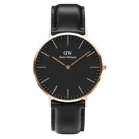 Daniel Wellington Classic Black Herrenuhr mit schwarzem Zifferblatt und roségoldenem Gehäuse – Vorderansicht