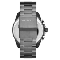 Diesel Mega Chief DZ4329 Herren Uhr mit grauem Edelstahlarmband, Rückseite des Gehäuses mit Verschluss.