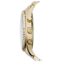 Seitenansicht der Michael Kors Chronograph Lexington MK8286 goldene Herrenuhr mit Edelstahlgehäuse und graviertem MK-Knopf