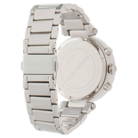 Michael Kors Parker MK5353 Damen Uhr in Silber, Rückseite des Edelstahlgehäuses mit Gliederarmband und Faltschließe.