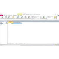 Screenshot von Microsoft Access 2010 mit geöffneter Datenbankansicht und Tabellenentwurf
