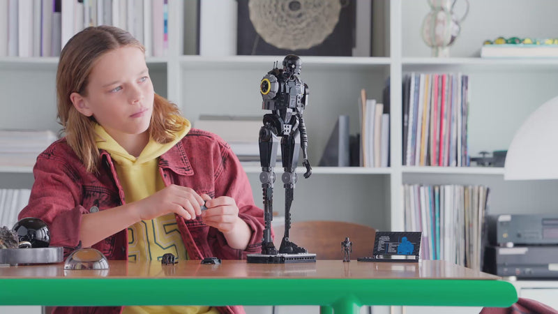 LEGO Star Wars Sicherheitsdroide K-2SO 75434 – Produktvideo mit Figur und Aufbau Szene